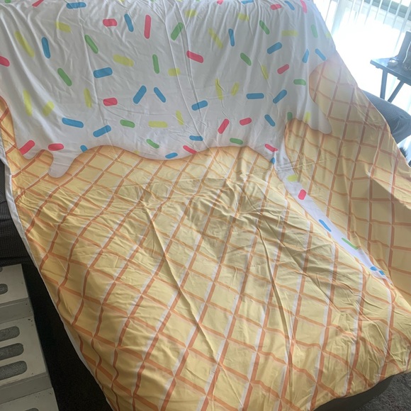Ice cream sundae twin duvet and pillow sham - Picture 4 of 4